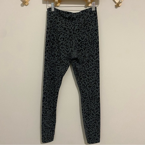 Athleta Elation Ultra High Rise Tight size Small - Picture 8 of 10